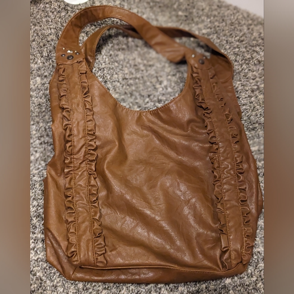 Ruffled vegan leather hobo bag - Picture 2 of 3